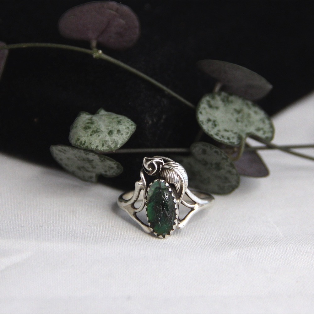 Vintage Bell Trading Post Sterling Silver Green Stone Leaf Ring Size 7.25